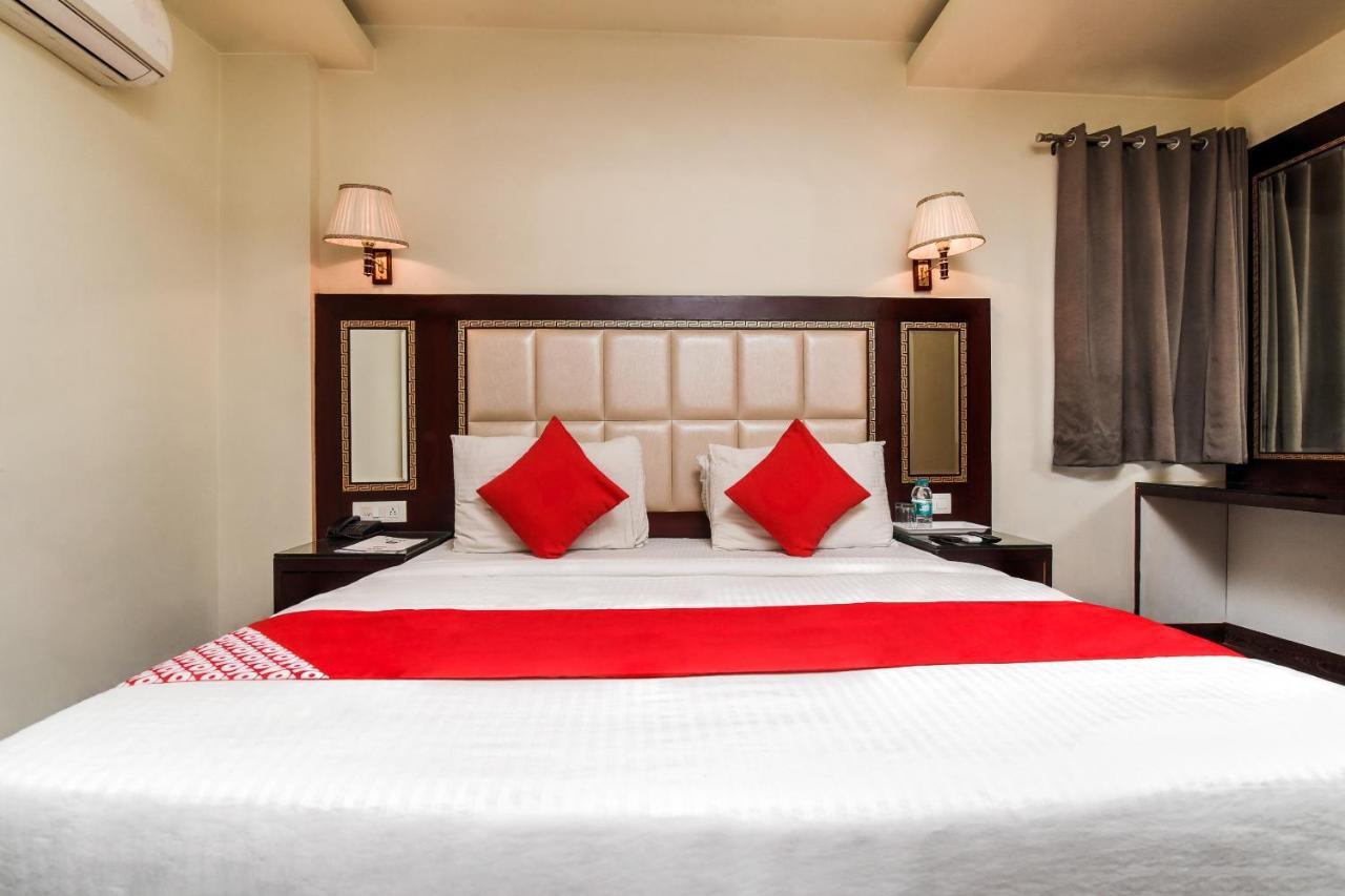 Collection O 76248 Hotel D Crown Ню Делхи Екстериор снимка